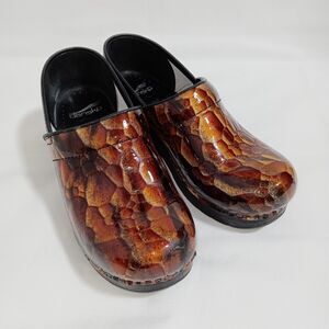 Dansko Women's Size 38/US 7.5 Copper Gold Metallic Patent Leather Clog Shoe